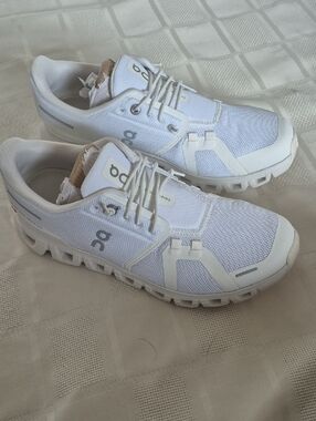 On Running Women's The Cloud Athletic Sneakers in White